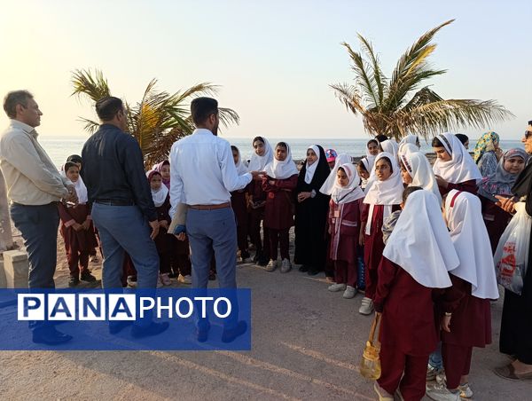 پاکسازی ساحل زیبای بوموسی توسط دانش‌‌‌آموزان 