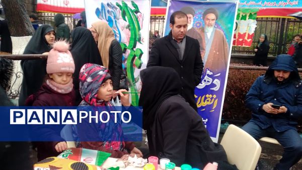 جلوه‌های دانش‌آموزی راهپیمایی ۲۲بهمن در تبریز