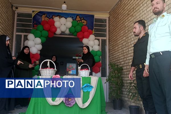  آغاز سال تحصیلی با همراهی حافظان نظم و امنیت در دبستان بعثت ۲