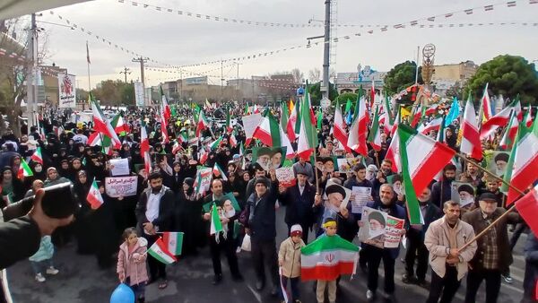 جلوه هایی از راهپیمایی جشن پیروزی انقلاب در شهر قم