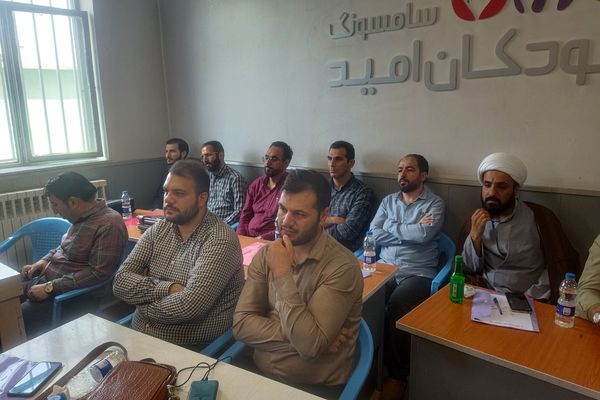 برگزاری جلسه اهمیت ارزشیابی در مدارس ابتدایی ری یک