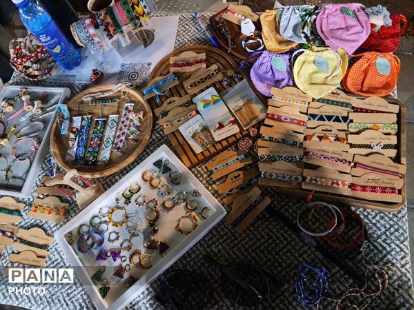 بازارچه مشاغل خانگی و صنایع دستی در کرج 