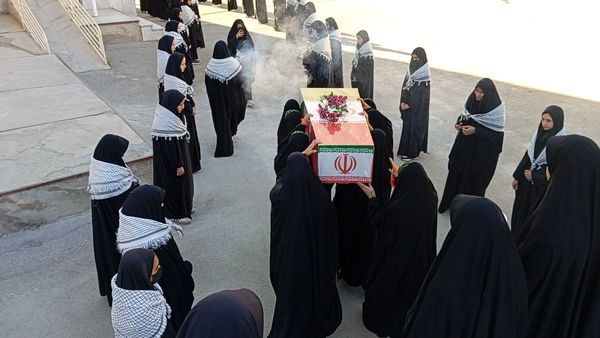 رویداد «لاله‌های روشن» همراه با استقبال از شهید گمنام