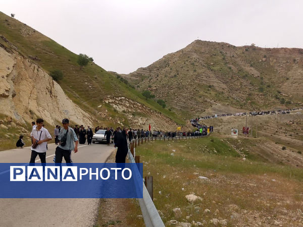 اعزام دانش‌آموزان بسیجی قم به اردوی راهیان نور غرب کشور