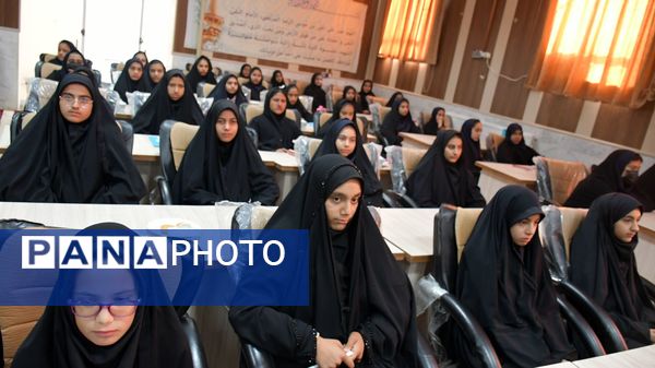 کارگاه هوش مصنوعی ویژه دانش‌آموزان دختر مقطع متوسطه اول شهرستان مه‌ولات