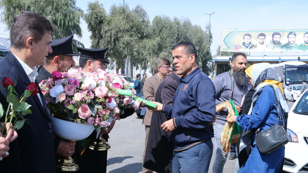 خوش‌آمدگویی مسئولان شهری قم به زائران کریمه اهل بیت(س)