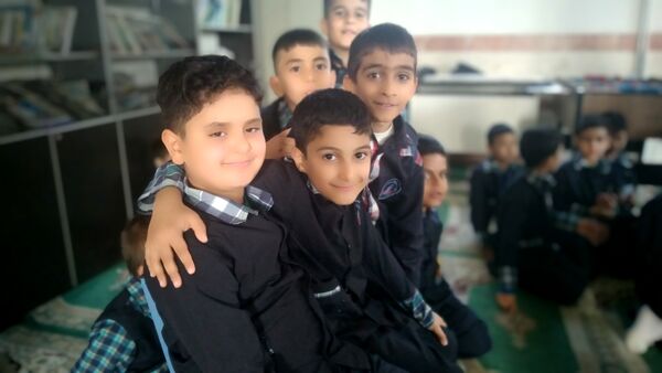 میزخدمت پزشکی رایگان برای دانش‌آموزان کم برخوردار درمدارس