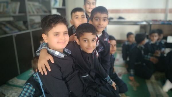 میزخدمت پزشکی رایگان برای دانش‌آموزان کم برخوردار درمدارس