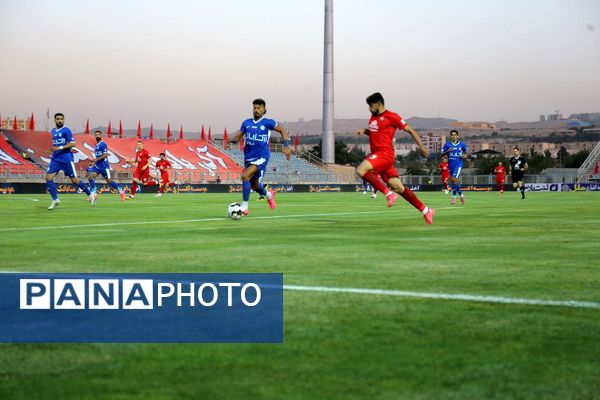 بازی تراکتور و استقلال در تبریز