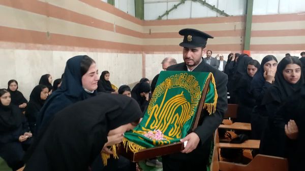 استقبال دانش‌آموزان بیرجندی از خادمان حرم امام رضا(ع)