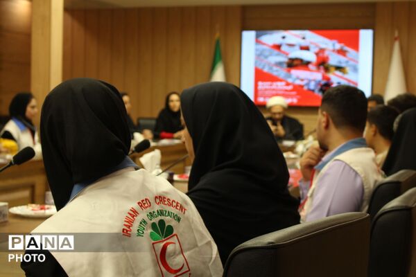افتتاح خانه هنرمندان جمعیت هلال احمر همدان با هدف جذب هنرمندان شاخص