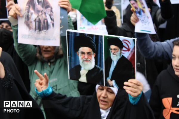 مراسم باشکوه بیعت مردم همدان با رهبر جدید انقلاب اسلامی 