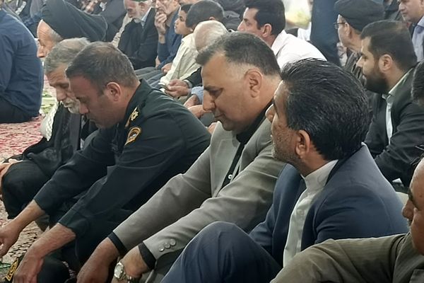 میز خدمت اداره آموزش وپرورش نیشابور در نماز جمعه 