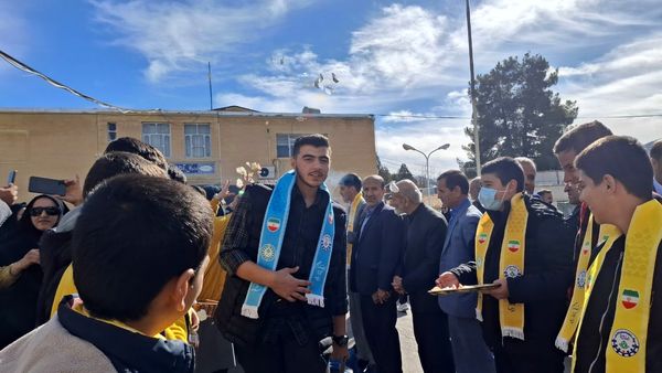 بدرقه دانش‌آموزان پسر عمره‌گذار کهگیلویه و بویراحمد 