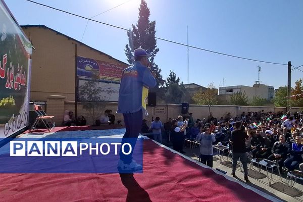  همایش بزرگ پیاده روی خانوادگی در نسیم‌شهر 