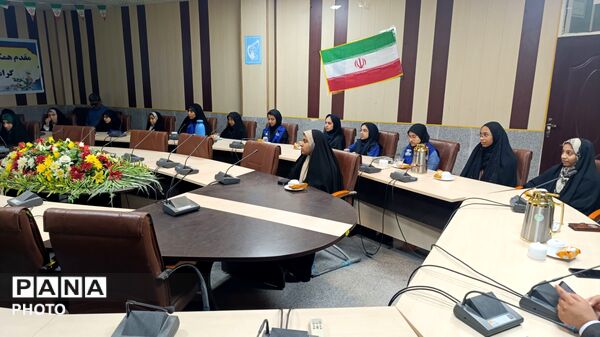 آیین تجلیل از دانش‌آموزخبرنگاران پانا در رودان