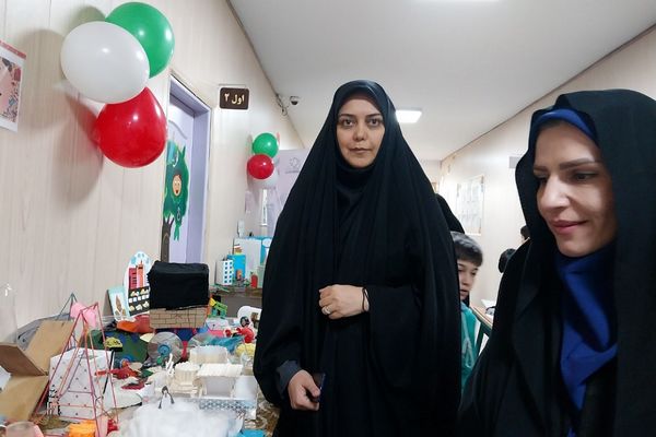 برپایی نمایشگاه طرح جابر ابن حیان در دبستان هیأت امنایی شهید قلنبر ناحیه 2 شهرری 