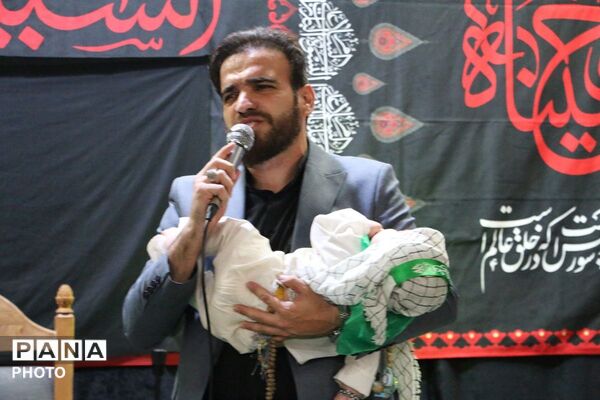تجدید پیمان مادران قرچکی با آرمان‌های عاشورا در مراسم شیرخوارگان حسینی