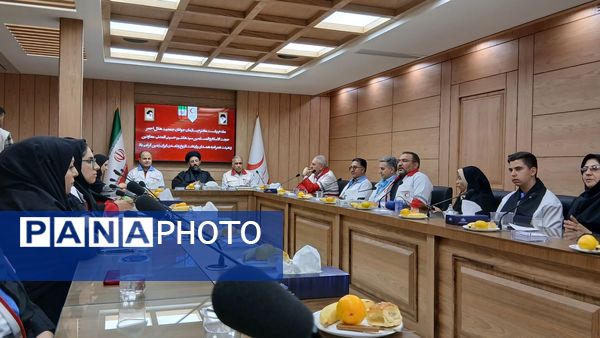 تقدیر از منتخبین کشوری هلالیتا در همدان