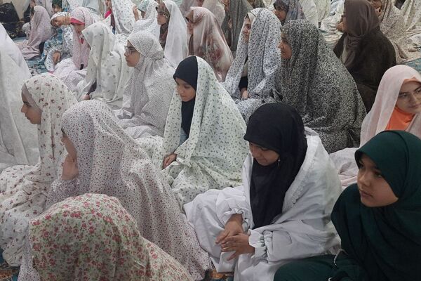 اعتکاف دختران آسمان با محوریت بصیرت نوجوان و حاج قاسم سلیمانی در باقرشهر 