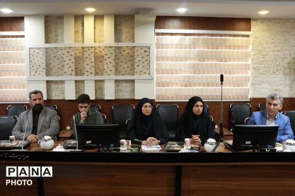 نشست برخط هفته سلامت با تأکید بر ارتقای سلامت دانش‌آموزان