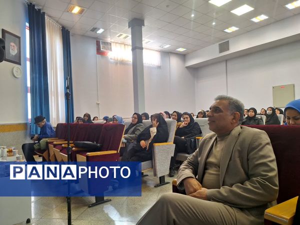 آیین تجلیل پایه گذاران مهر و امید در ناحیه۶ مشهد