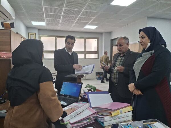 بازدید رئیس آموزش‌ و پرورش ناحیه ۲ از دبیرستان رحمت آیین یک
