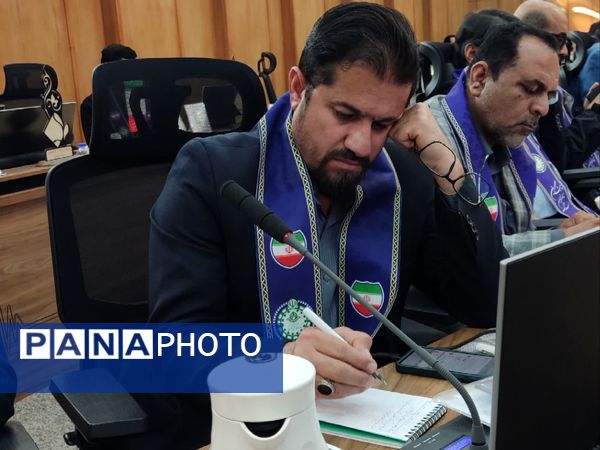 نشست هم‌اندیشی مسئولان سازمان دانش‌آموزی استان فارس روز دوم