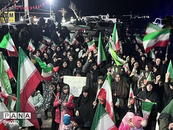 اهالی بخش آسارا استان البرز با مشت‌های گره کرده هرشب در خیابان‌ها حضور یافتند و فریاد الله اکبر سردادند