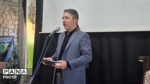آیین سراسری «احلی من العسل» با حضور گسترده دانش‌آموزان شهرستان فاروج