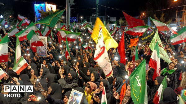 استقبال پرشور مردم کوهدشت از خادمان و پرچم متبرکه امام رضا(ع)
