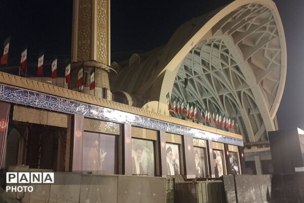 مصلی تهران؛ آخرین قرار عاشقان در بدرقه‌ای به وسعت اشک