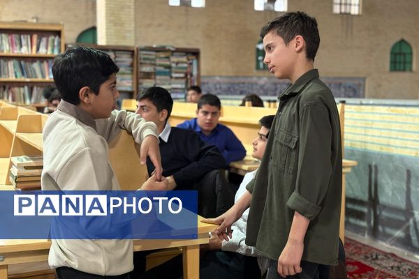 حوزه‌علمیه امام صادق(ع) میزبان پسران قرآنی اسلامشهر در مسابقات منطقه‌ای