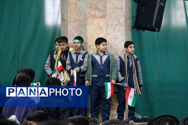 رونمایی از کتاب «سردار ایرانی» ویژه نوجوانان در قم