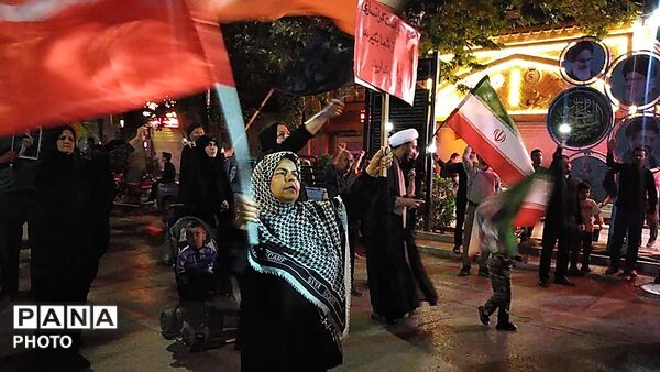 آیین عزاداری و نماز استغاثه به یاد رهبر امت اسلام در حسینیه امام خمینی 