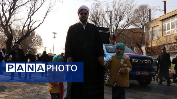 حضور گرم مردم تبریز در راهپیمایی 22 بهمن