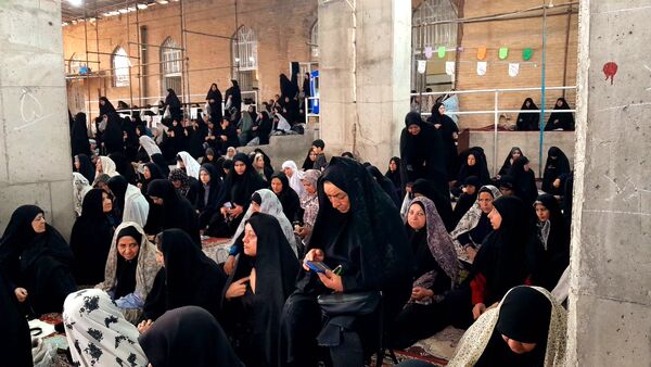 حضور پرشور بانوان نیشابور در اولین نماز جمعه سال 1404