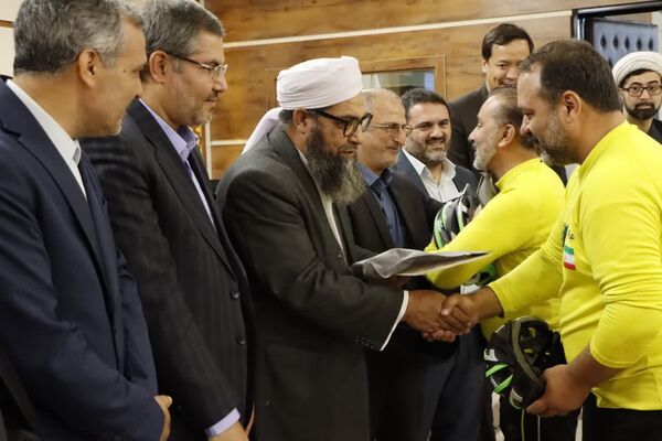 نشست وحدت علمای شیعه و اهل سنت در دانشگاه آزاد اسلامی مشهد 