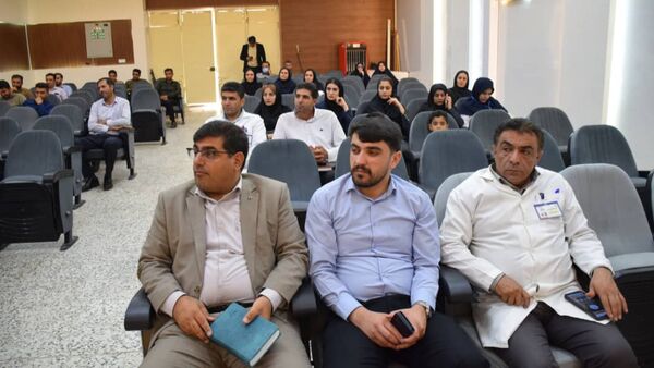 تجلیل از کارمندان بیمارستان شهدا لردگان در هفته‌ دولت