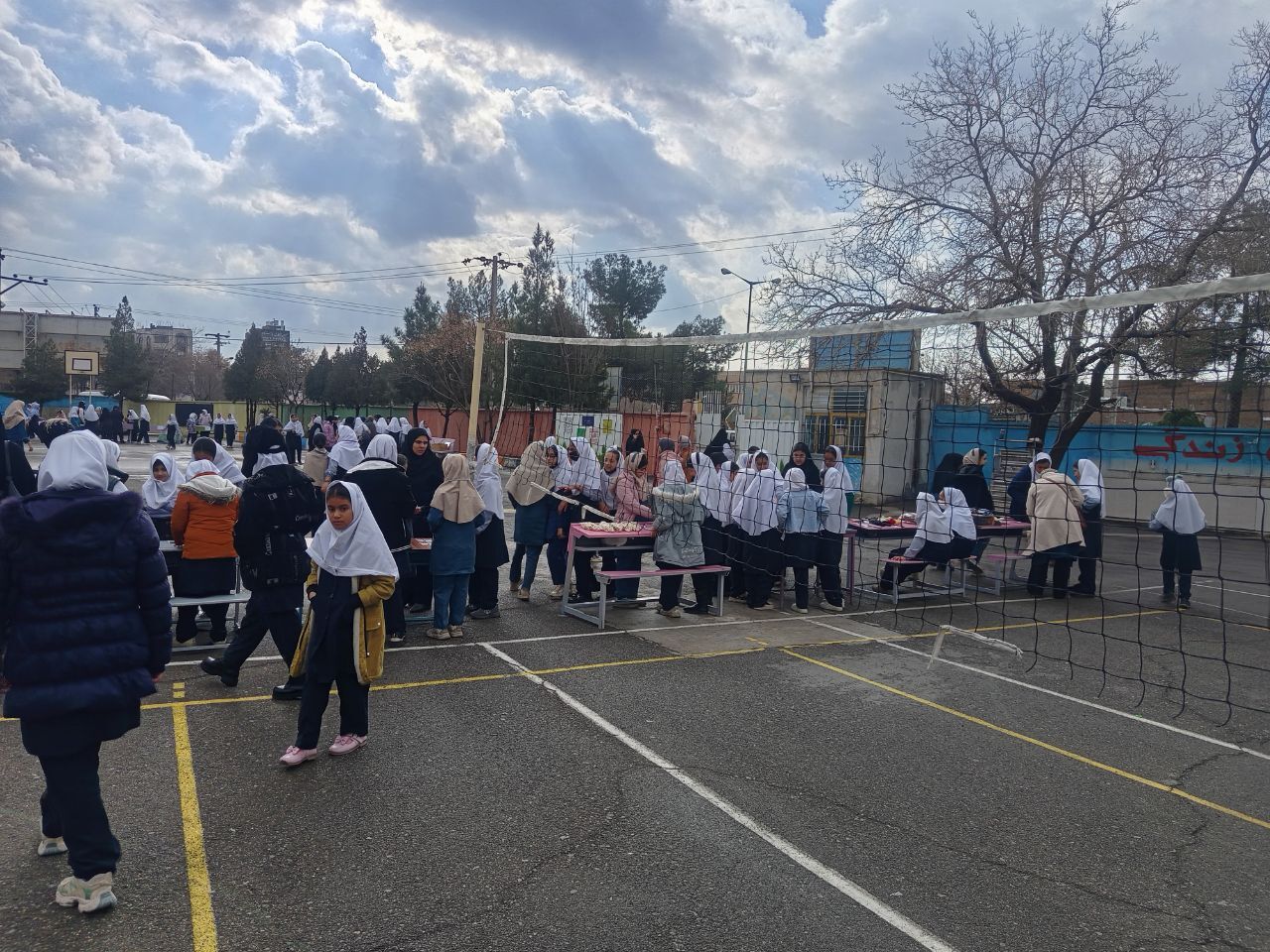بازارچه مادر دختر در دبستان سمیه