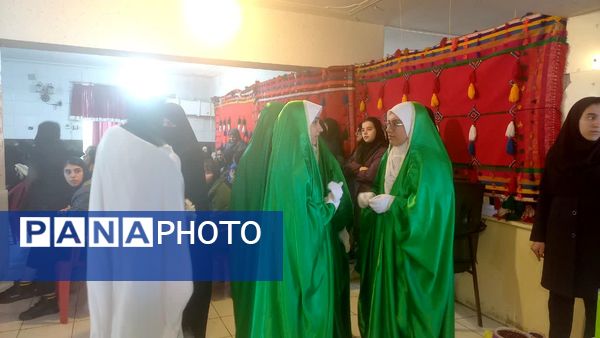 برپایی نمایشگاه به‌مناسبت هفته پژوهش در مدرسه کمایی‌مقدم یاسوج