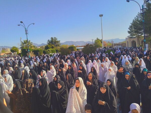 نماز عید فطر ۱۰ هزار نفری در کاشمر 