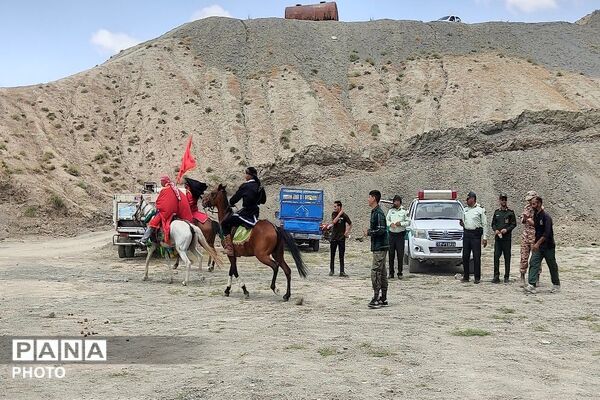 تعزیه خوانی در روز اربعین حسینی در جوار گلزار شهدای شهر بار نیشابور 