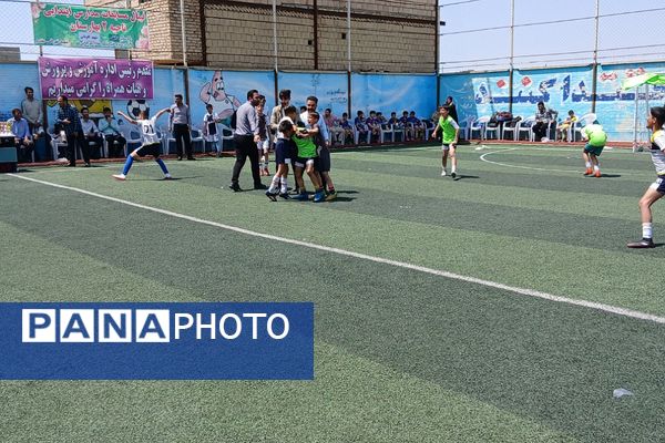 مسابقات مینی فوتبال دانش‌آموزان دوره اول ودوم ابتدایی در بهارستان‌۲