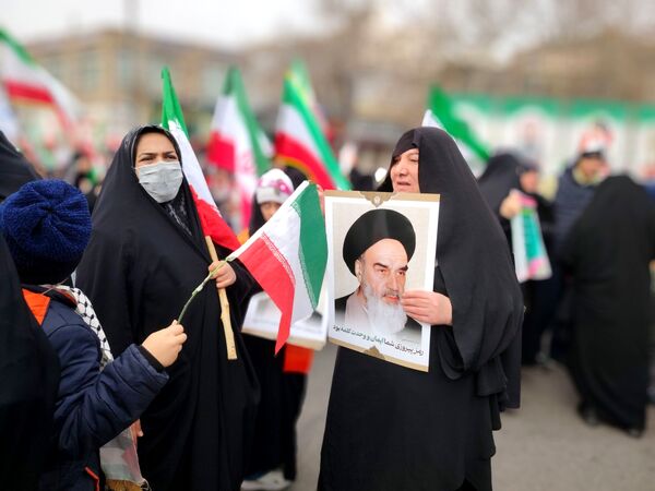 تولد ۴۷ساله‌گی انقلاب ایران در خیابان پانزده خرداد