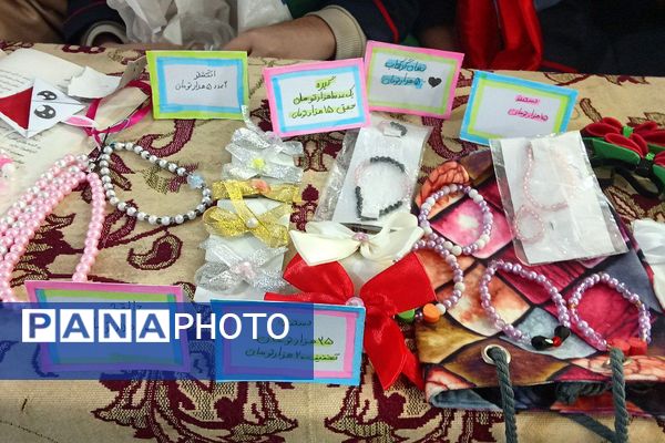 از سنت تا خلاقیت، برگزاری نمایشگاه صنایع دستی یلدا در دبیرستان توحید یک