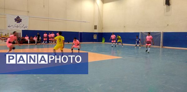  مسابقه فوتسال بین تیم‌های خبرنگاران و تیم آتش‌نشانان مشهد
