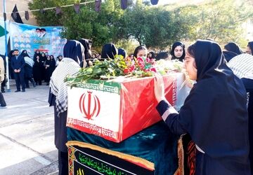 تشیع پیکر پاک شهید گمنام در دبیرستان شاهد شهر دهلران 