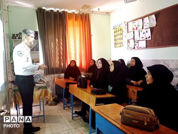 کلاس های آموزش خود امدادی و بهداشت دهان و دندان 