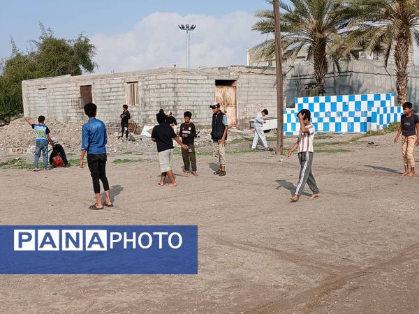 بازی‌‌‌های بومی و محلی در روستای میرعوضی شهر شمیل بندرعباس 